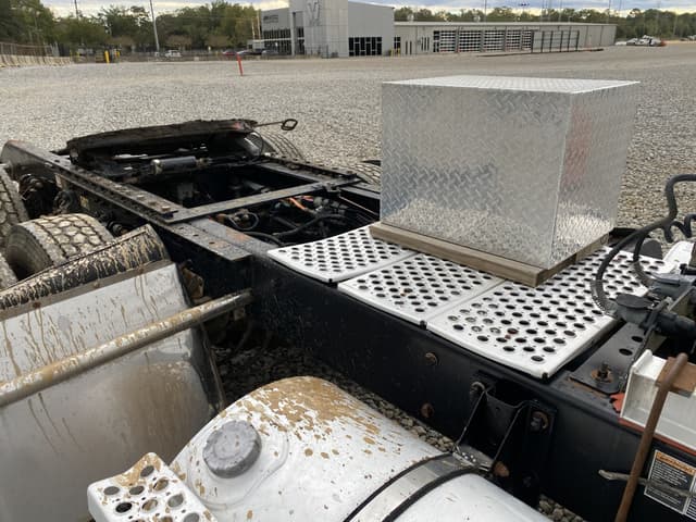 Image of Kenworth T800 equipment image 4