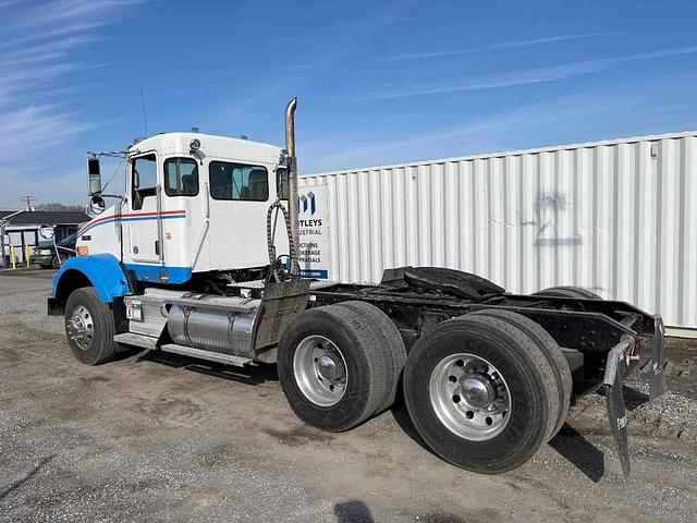 Image of Kenworth T800 equipment image 1