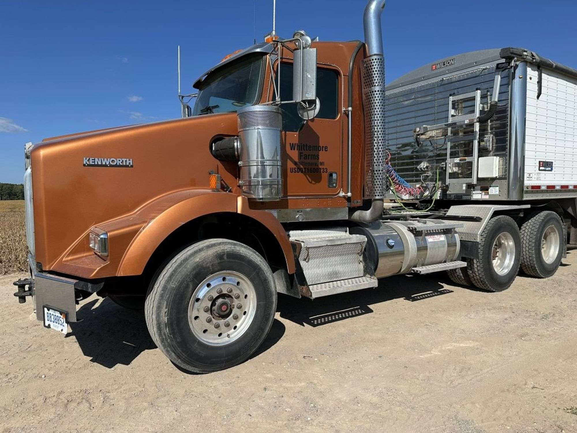 2014 Kenworth T800 Equipment Image0
