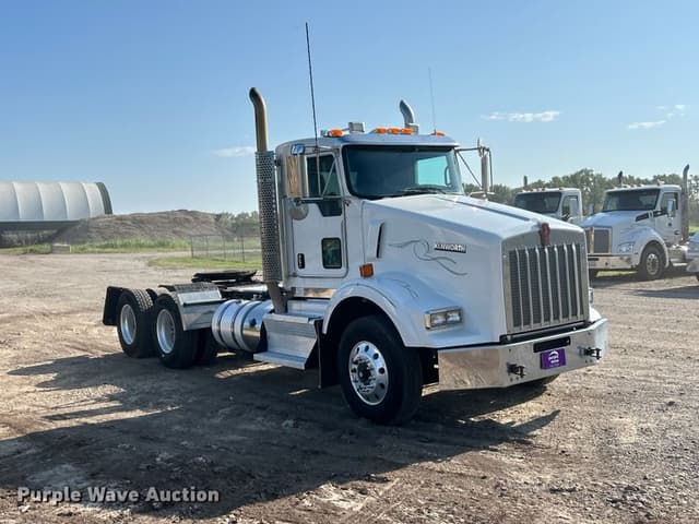 Image of Kenworth T800 equipment image 2