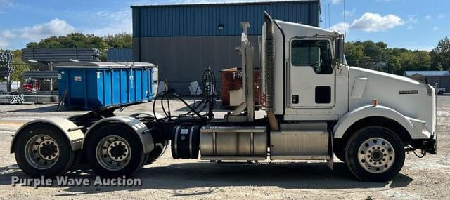 Image of Kenworth T800 equipment image 3