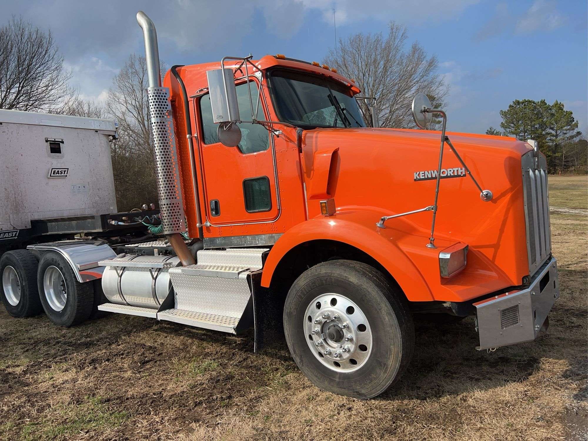 2014 Kenworth T800 Equipment Image0