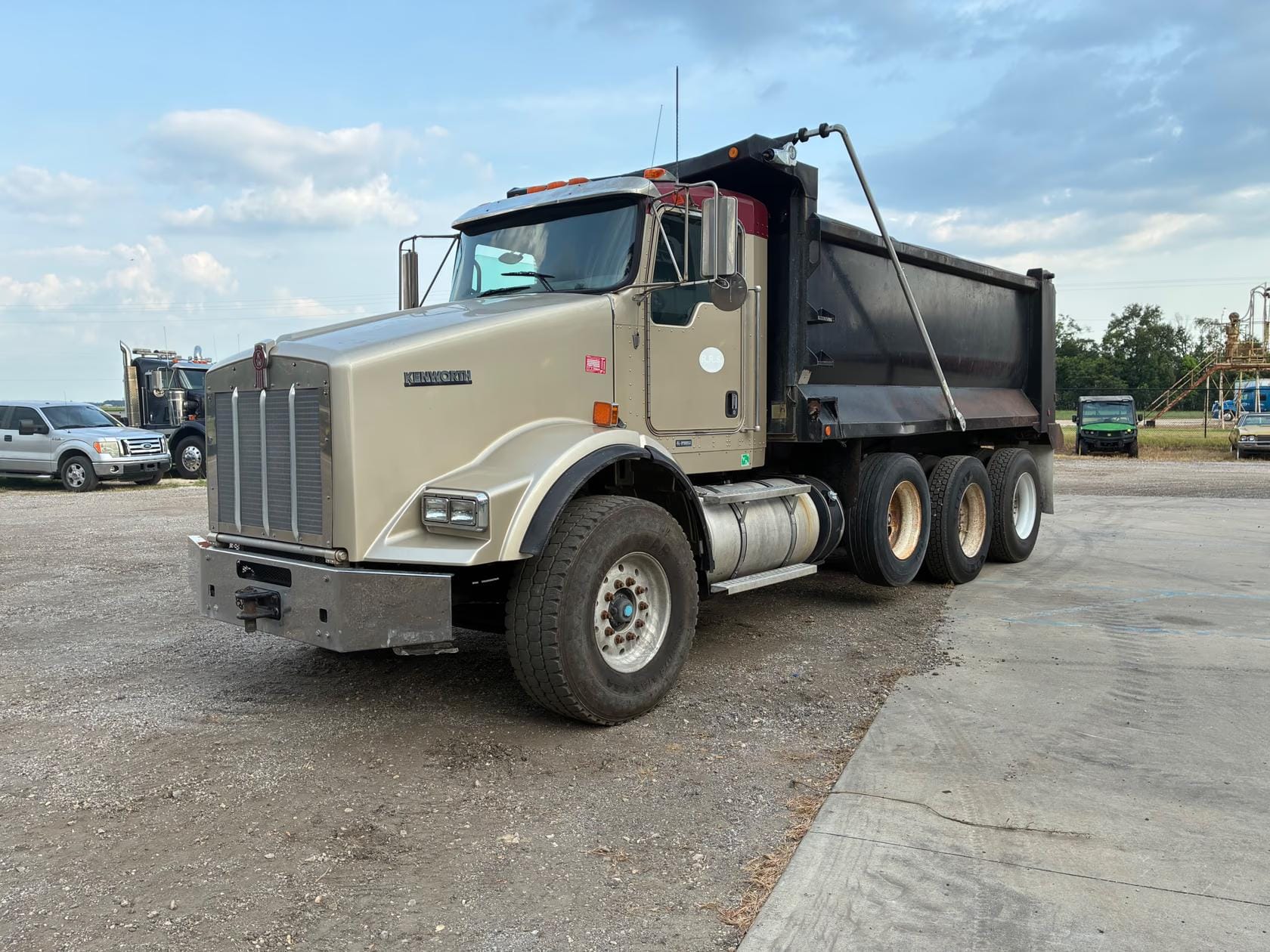 2014 Kenworth T800 Equipment Image0