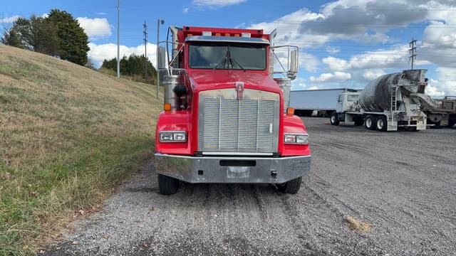 Image of Kenworth T800 equipment image 1
