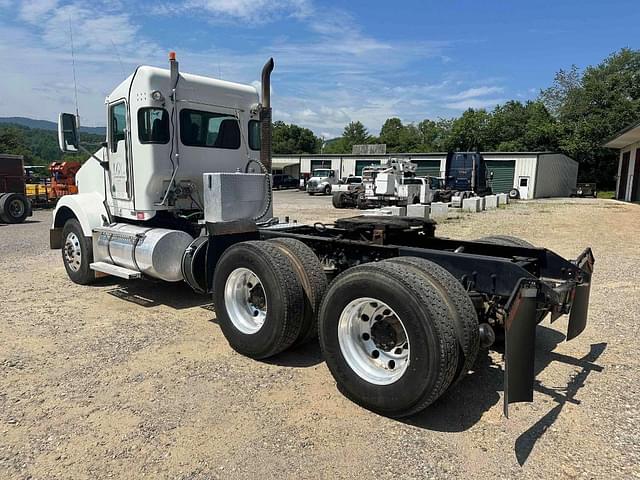 Image of Kenworth T800 equipment image 4
