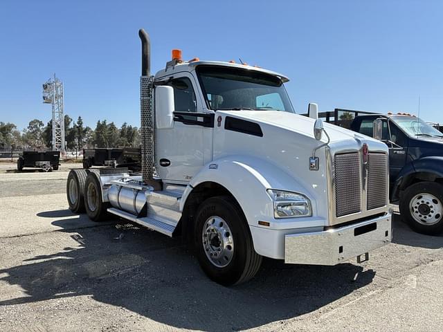 Image of Kenworth T880 equipment image 1