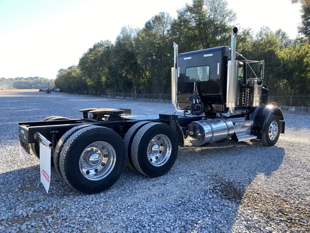 Image of Kenworth W900 equipment image 2