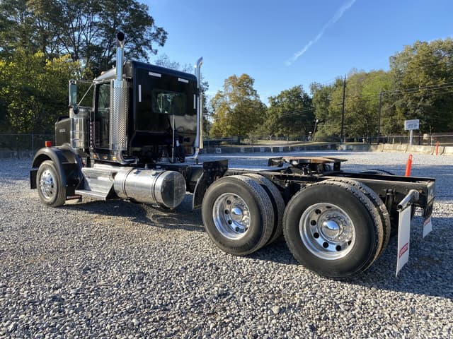 Image of Kenworth W900 equipment image 1