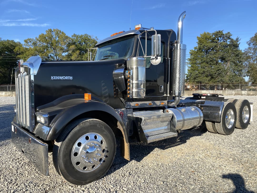 Image of Kenworth W900 Primary image