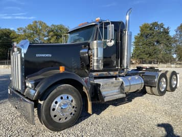 Main image Kenworth W900