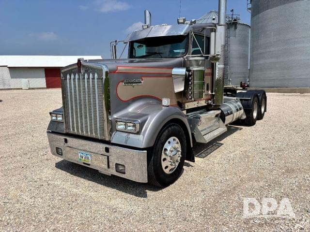 Image of Kenworth W900 equipment image 1