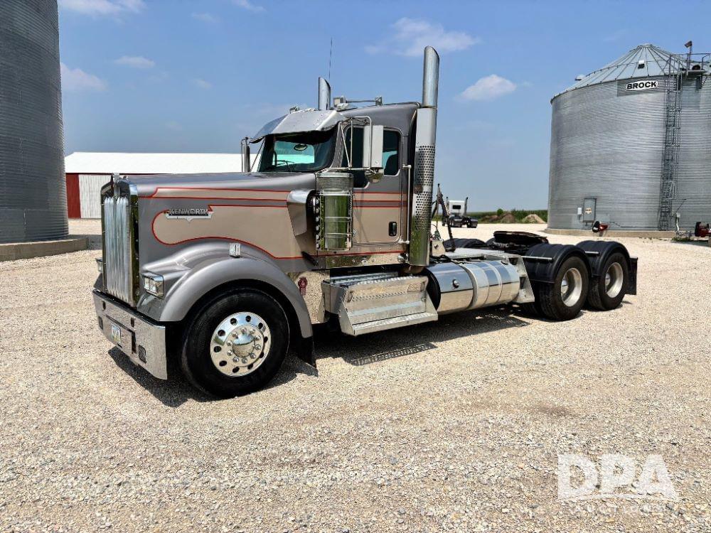 Image of Kenworth W900 Primary image
