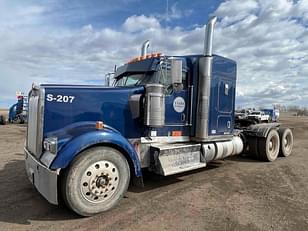 Main image Kenworth W900