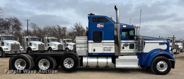 Image of Kenworth W900 equipment image 3
