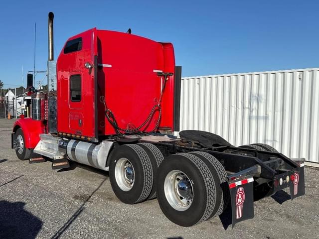Image of Kenworth W900 equipment image 2
