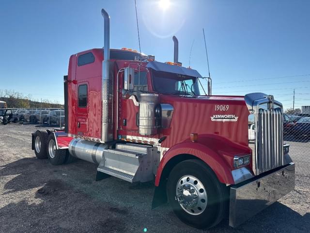 Image of Kenworth W900 equipment image 4