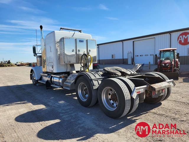 Image of Kenworth W900L equipment image 3