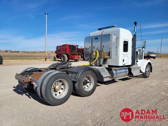 Image of Kenworth W900L equipment image 2