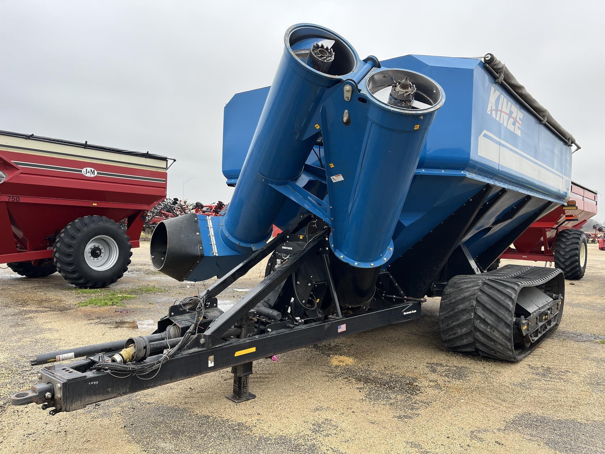 2014 Kinze 1100 Equipment Image0