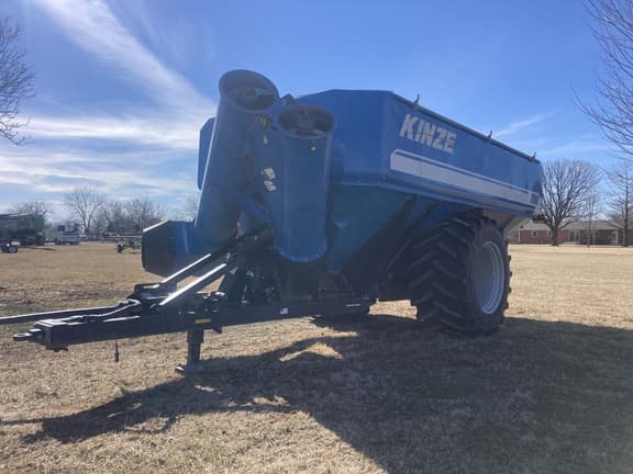 Image of Kinze 1100 equipment image 2