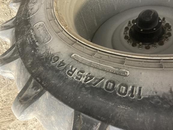 Image of Kinze 1100 equipment image 1