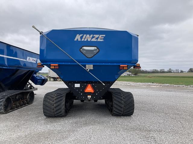 Image of Kinze 1100 equipment image 3