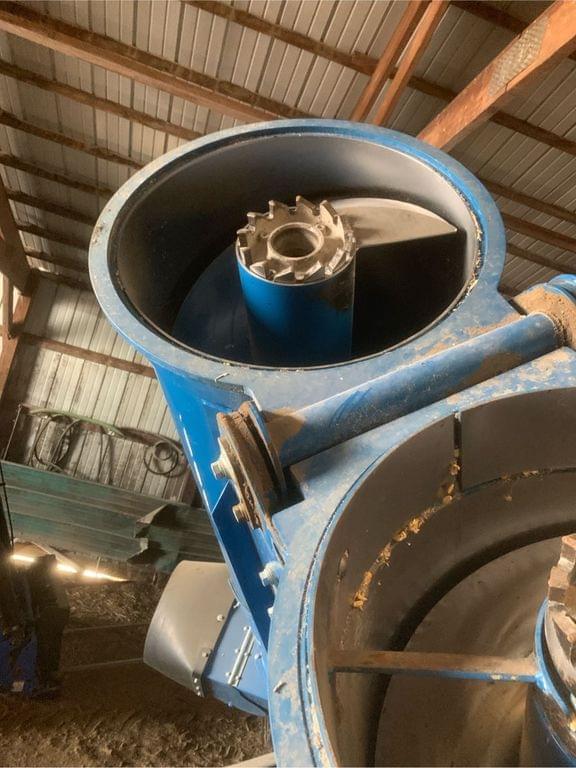 Image of Kinze 1100 equipment image 3