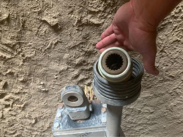 Image of Kinze 1100 equipment image 2