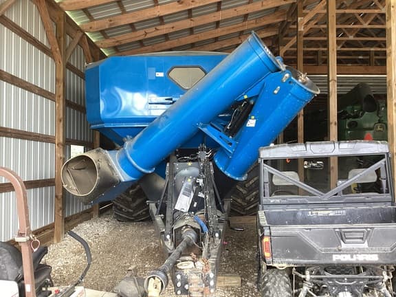 Image of Kinze 1100 equipment image 2