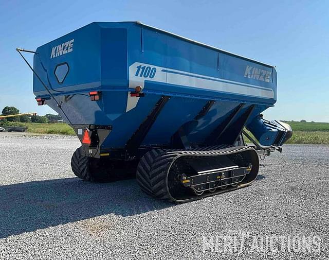 Image of Kinze 1100 equipment image 4