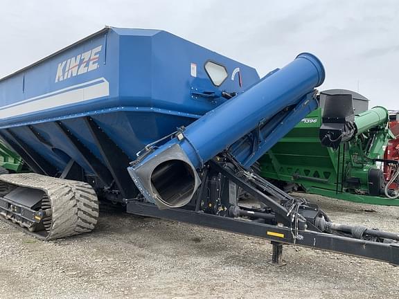 Image of Kinze 1300 equipment image 1