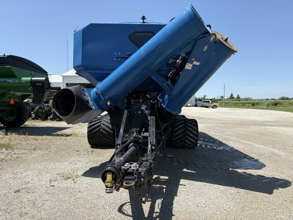 Image of Kinze 1300 equipment image 3