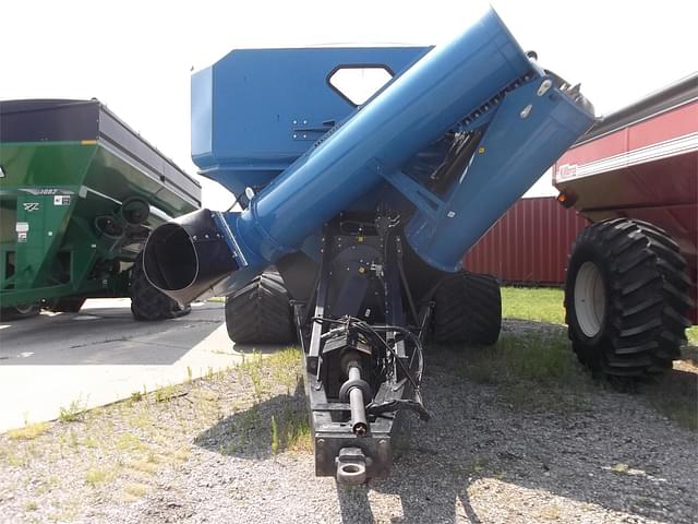 Image of Kinze 1300 equipment image 1