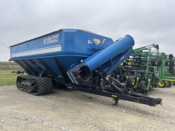 Image of Kinze 1500 equipment image 1