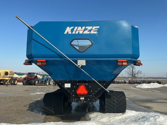 Image of Kinze 1500 equipment image 3