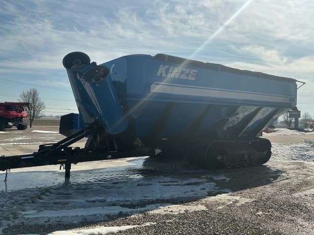 Image of Kinze 1500 equipment image 2