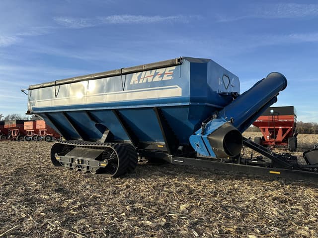 Image of Kinze 1500 equipment image 2