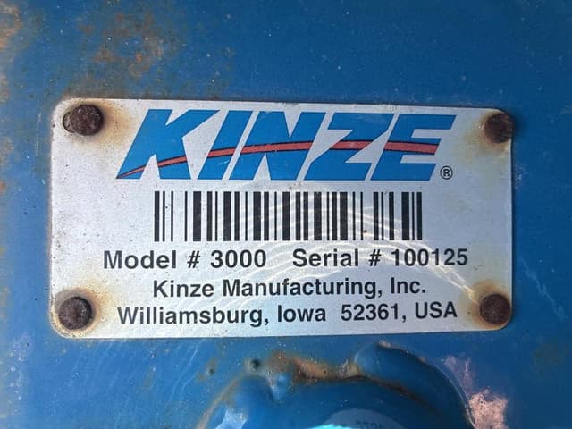 Image of Kinze 3000 equipment image 1