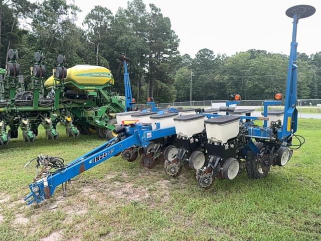 Image of Kinze 3000 equipment image 1