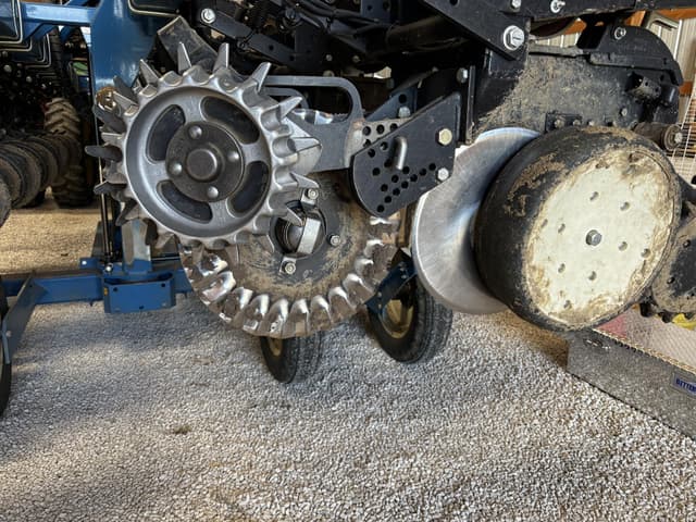 Image of Kinze 3500 equipment image 1