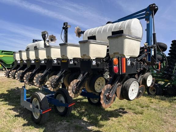 Image of Kinze 3500 equipment image 2