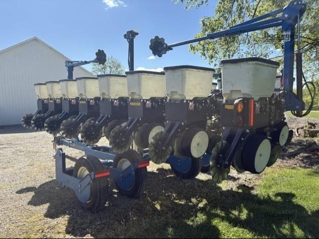 Image of Kinze 3500 equipment image 2