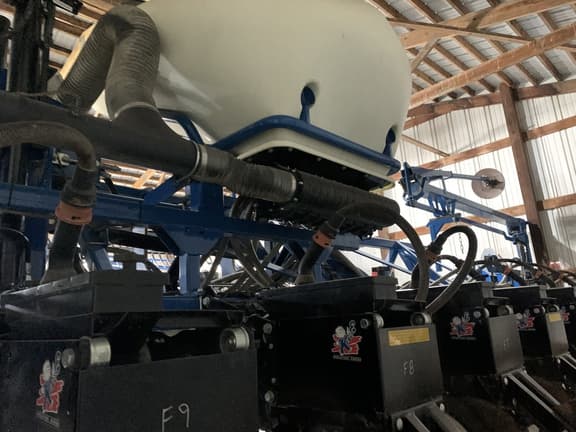 Image of Kinze 3600 equipment image 4