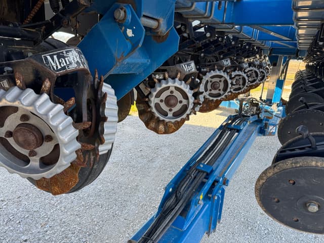 Image of Kinze 3600 equipment image 1