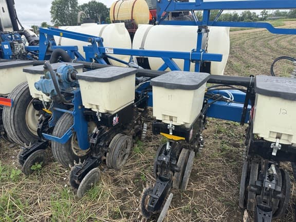 Image of Kinze 3600 equipment image 4