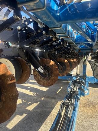 Image of Kinze 3600 equipment image 3