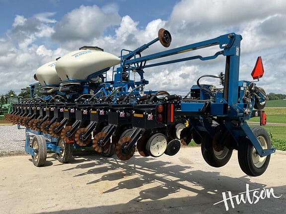 Image of Kinze 3600 equipment image 4