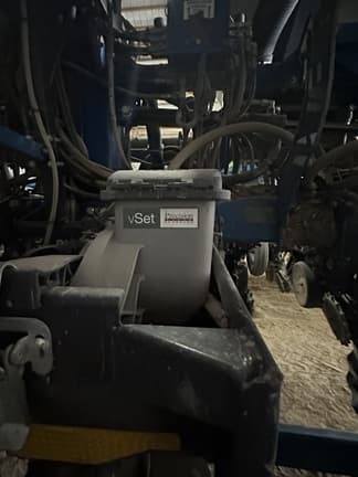 Image of Kinze 3600 equipment image 2
