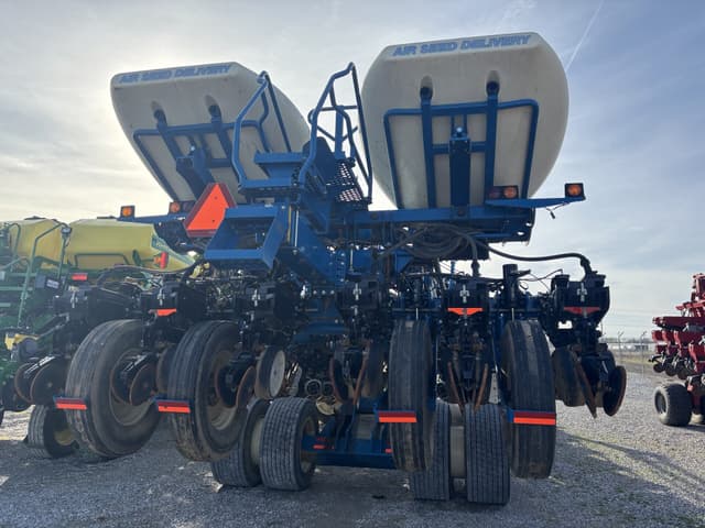 Image of Kinze 3800ASD equipment image 3