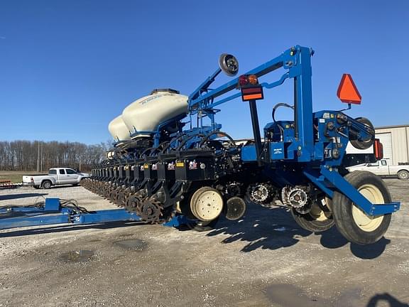 2014 Kinze 3600 Equipment Image0